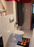 2 am Lustgarten Modern Retreat