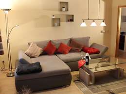 2 am Lustgarten Modern Retreat