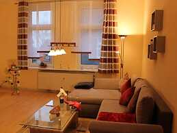 2 am Lustgarten Modern Retreat