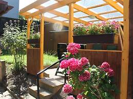 2 am Lustgarten Modern Retreat