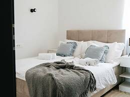 Villa La Ze - Three Bedroom Villa With Swimming Pool