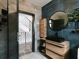 Villa La Ze - Three Bedroom Villa With Swimming Pool