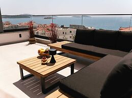 Villa La Ze - Three Bedroom Villa With Swimming Pool