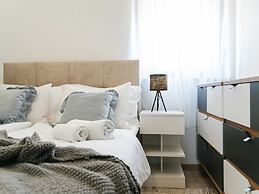 Villa La Ze - Three Bedroom Villa With Swimming Pool