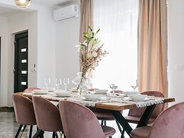 Villa La Ze - Three Bedroom Villa With Swimming Pool