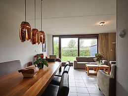 Coy Holiday Home With Large Garden