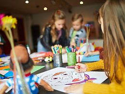 Coy Holiday Home With Large Garden