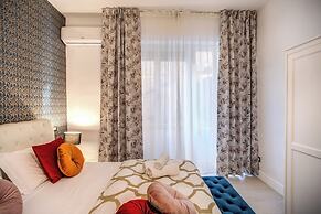 White Mirror  Apartment