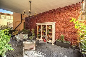 White Mirror  Apartment