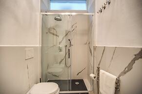 White Mirror  Apartment