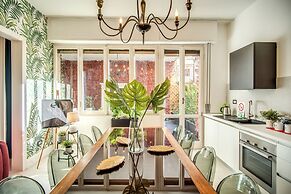 White Mirror  Apartment