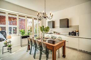 White Mirror  Apartment