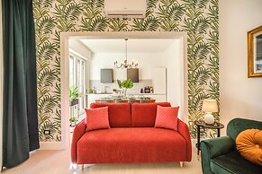 White Mirror  Apartment