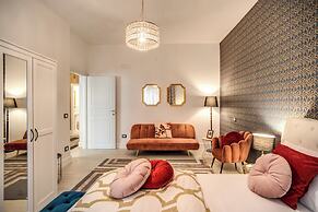 White Mirror  Apartment