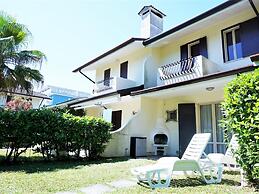 Belvilla by OYO Villa in Porto Santa Margherita