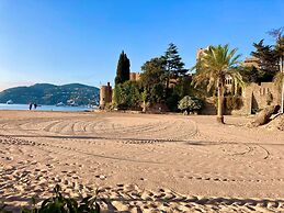 Beautiful Fisherman's House at the Beach