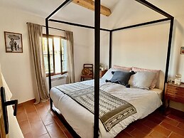 Beautiful Fisherman's House at the Beach