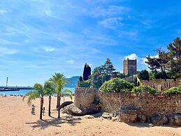 Beautiful Fisherman's House at the Beach