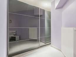 Apartment With Modern Kitchen