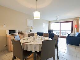 Apartment With Terrace and Side sea View