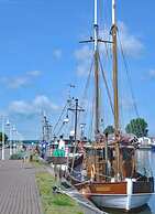 Holiday Apartment Harbor Flair