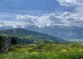 Apartment in L'eclose With Mountain Views