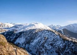 Apartment in L'eclose With Mountain Views