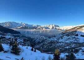 Apartment in L'eclose With Mountain Views