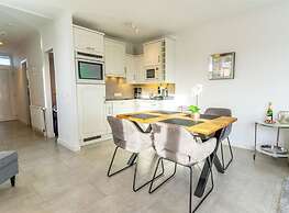 2-room Luxury Apartment