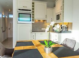 2-room Luxury Apartment