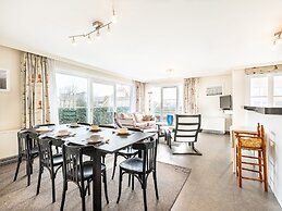 Parnasse With a Central Location