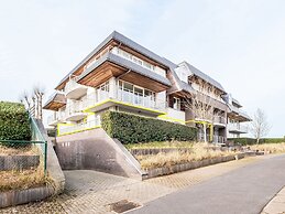 Parnasse With a Central Location