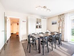 Parnasse With a Central Location