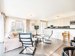 Parnasse With a Central Location