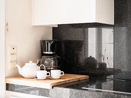 Parnasse With a Central Location