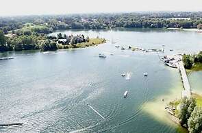 No. 7 Lake View Modern Retreat