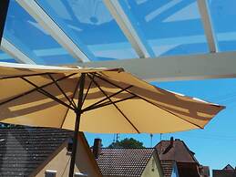 Welcoming Apartment Near Lake