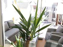 Welcoming Apartment Near Lake