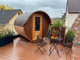 Welcoming Apartment Near Lake