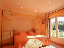 Vibrant Holiday Home With Private Pool