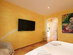 Vibrant Holiday Home With Private Pool