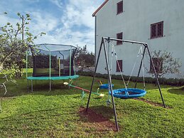 Nicely Decorated Apartment With Private Pool