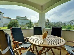 Nicely Decorated Apartment With Private Pool