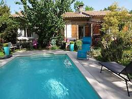 Nice Villa in Morieres-les-avignon With Pool