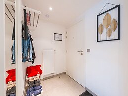 Apartment With Sunny Terrace