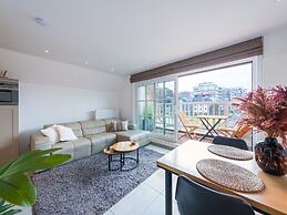 Apartment With Sunny Terrace