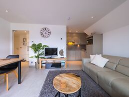 Apartment With Sunny Terrace