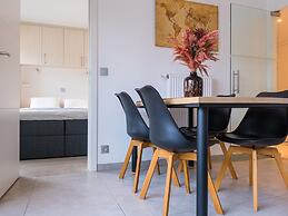 Apartment With Sunny Terrace