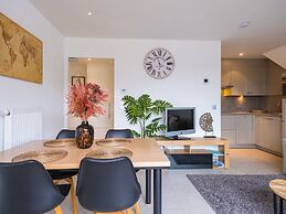 Apartment With Sunny Terrace