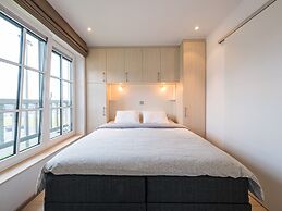 Apartment With Sunny Terrace